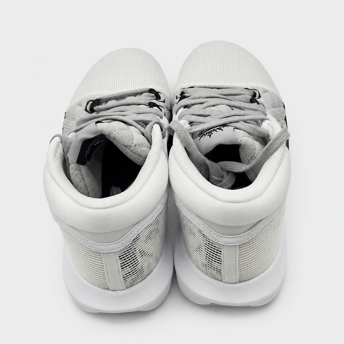 Nike LeBron Witness 8 Basketball Shoes White Light Grey Men's 8.5 Women's 10