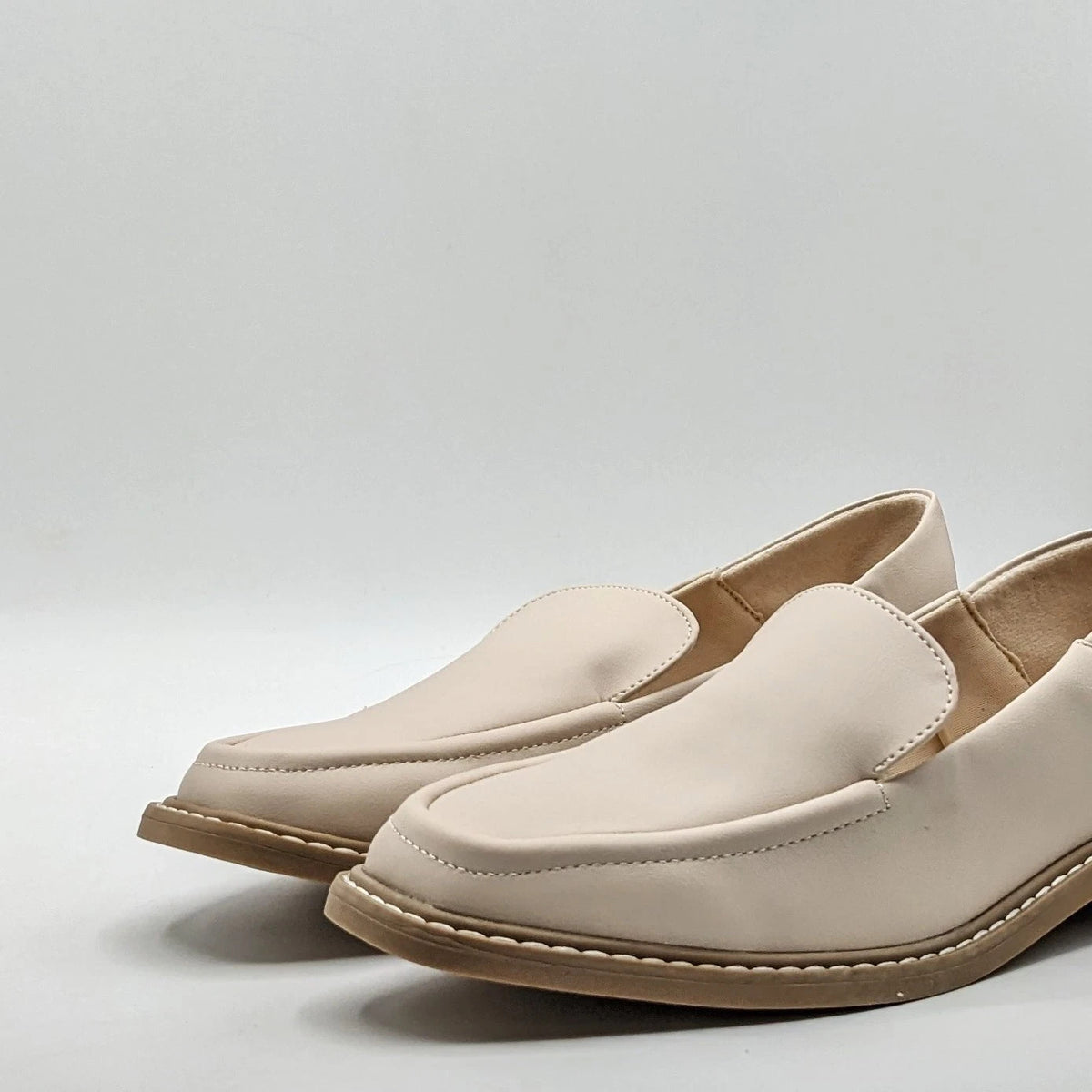 dv by Dolce Vita "Flirty" Women's Super Soft Loafer with Block Heel (Ivory) NEW