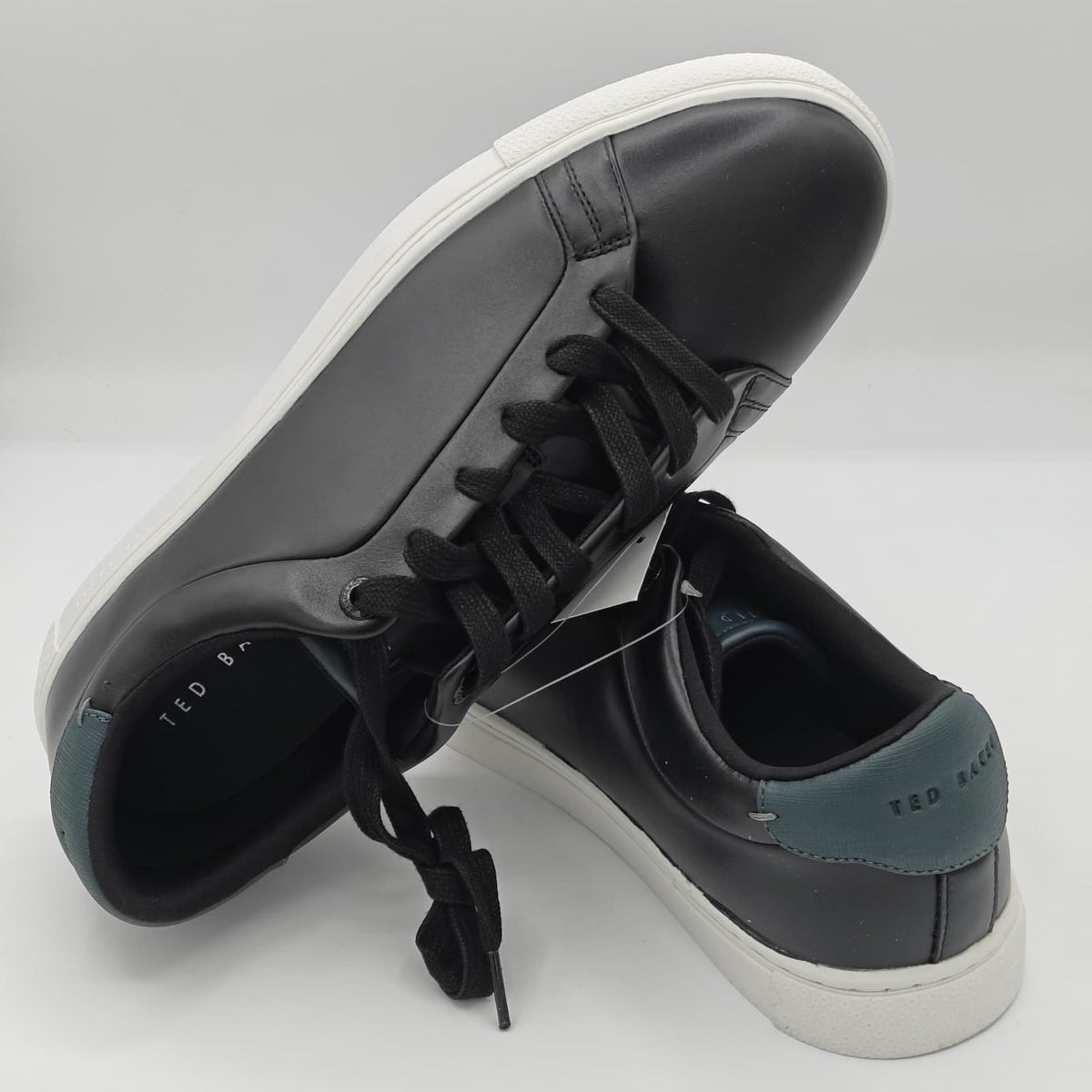 Ted Baker "Robberto" Men's Sophisticated Leather Sneaker (Black / Forest) NEW