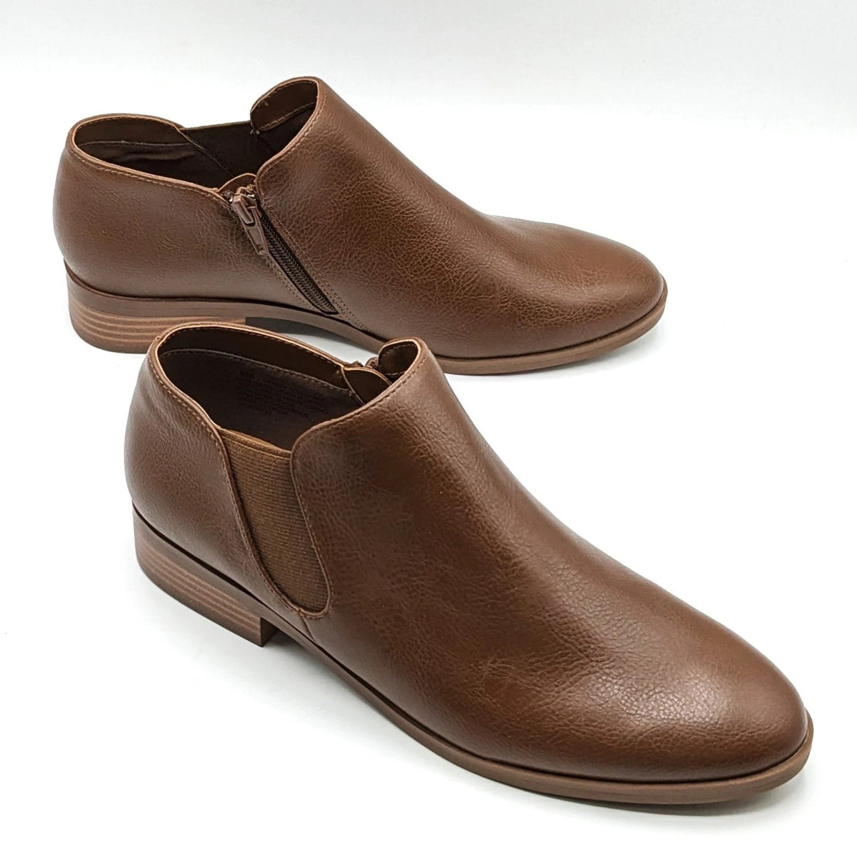 Kensie "Sammy" Faux Pebbled Leather w/ Block Heel & Side Zip Closure (Brown) NEW