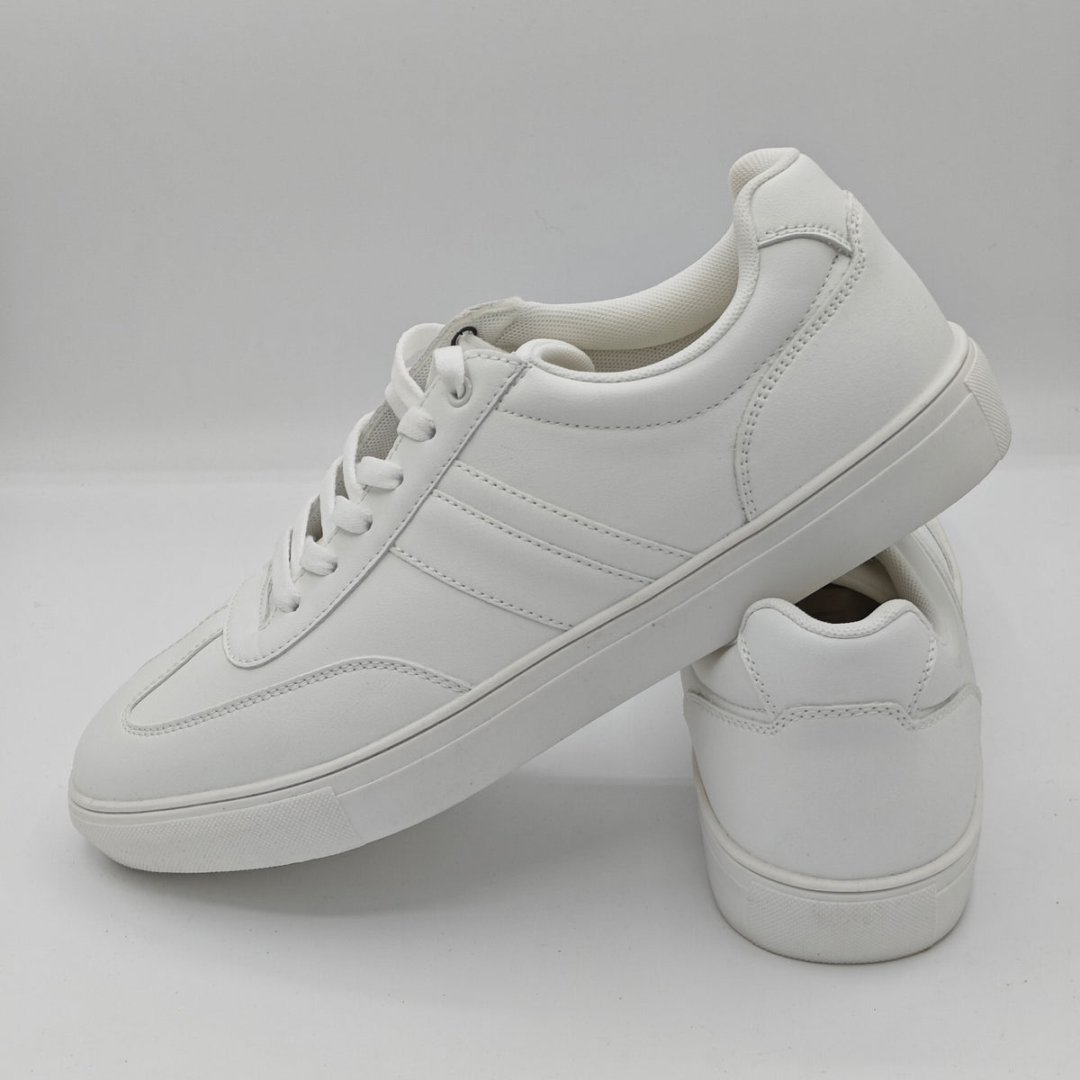 Perry Ellis Portfolio Mens Classic White Lace Up Sneakers (White)