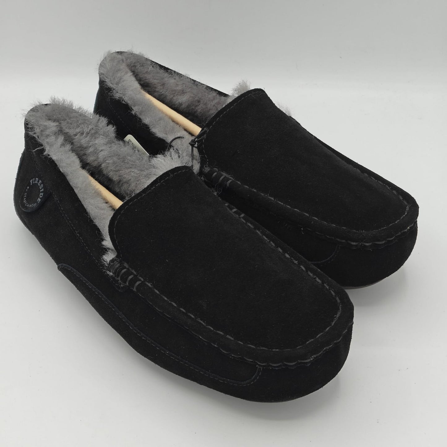 Fireside By Dearfoams Men's Melbourne Genuine Shearling Moccasin Black