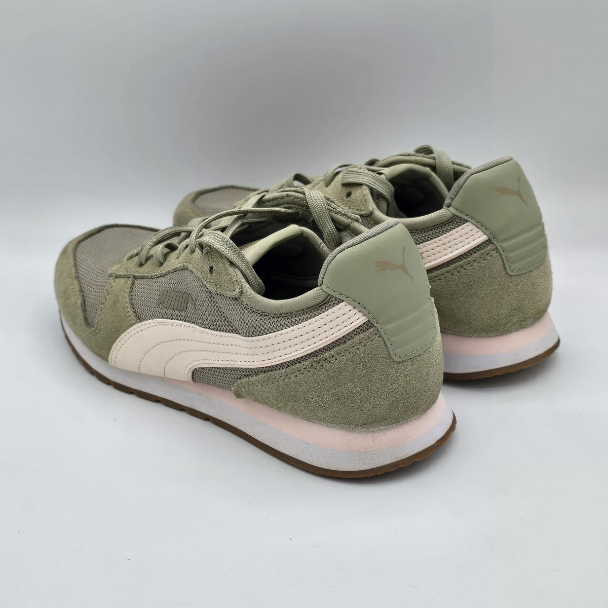 PUMA Women's Jogger Sneakers Green White Retro Casual Walking Shoes 7.5 407212