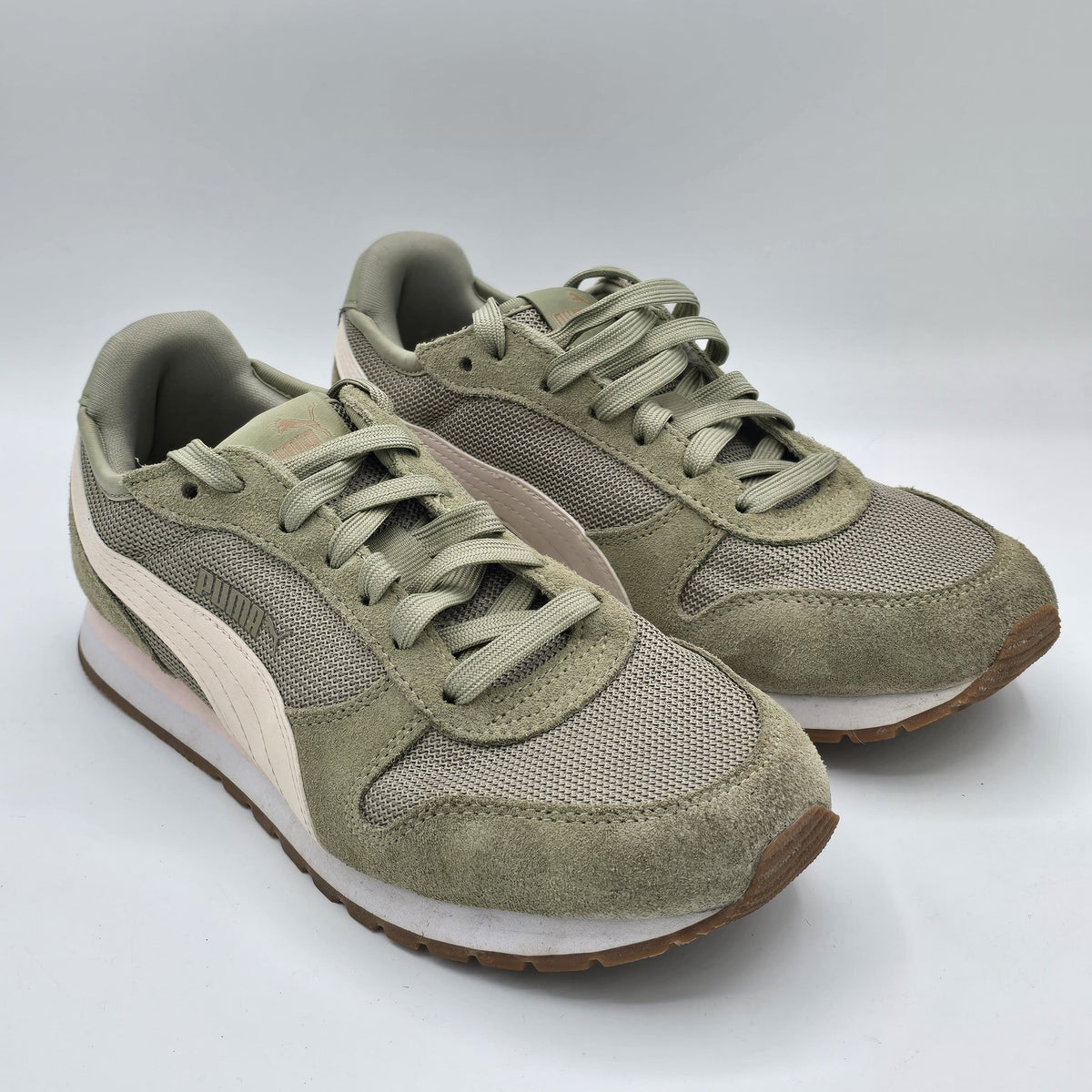 PUMA Women's Jogger Sneakers Green White Retro Casual Walking Shoes 7.5 407212