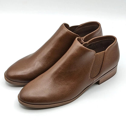 Kensie "Sammy" Faux Pebbled Leather w/ Block Heel & Side Zip Closure (Brown) NEW