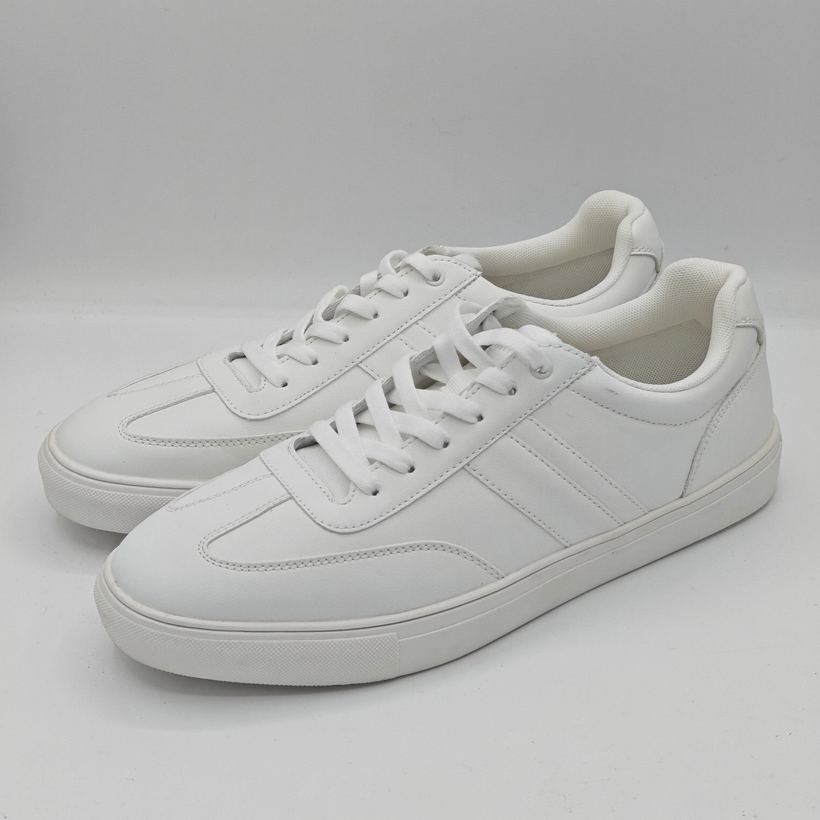 Perry Ellis Portfolio Mens Classic White Lace Up Sneakers (White)