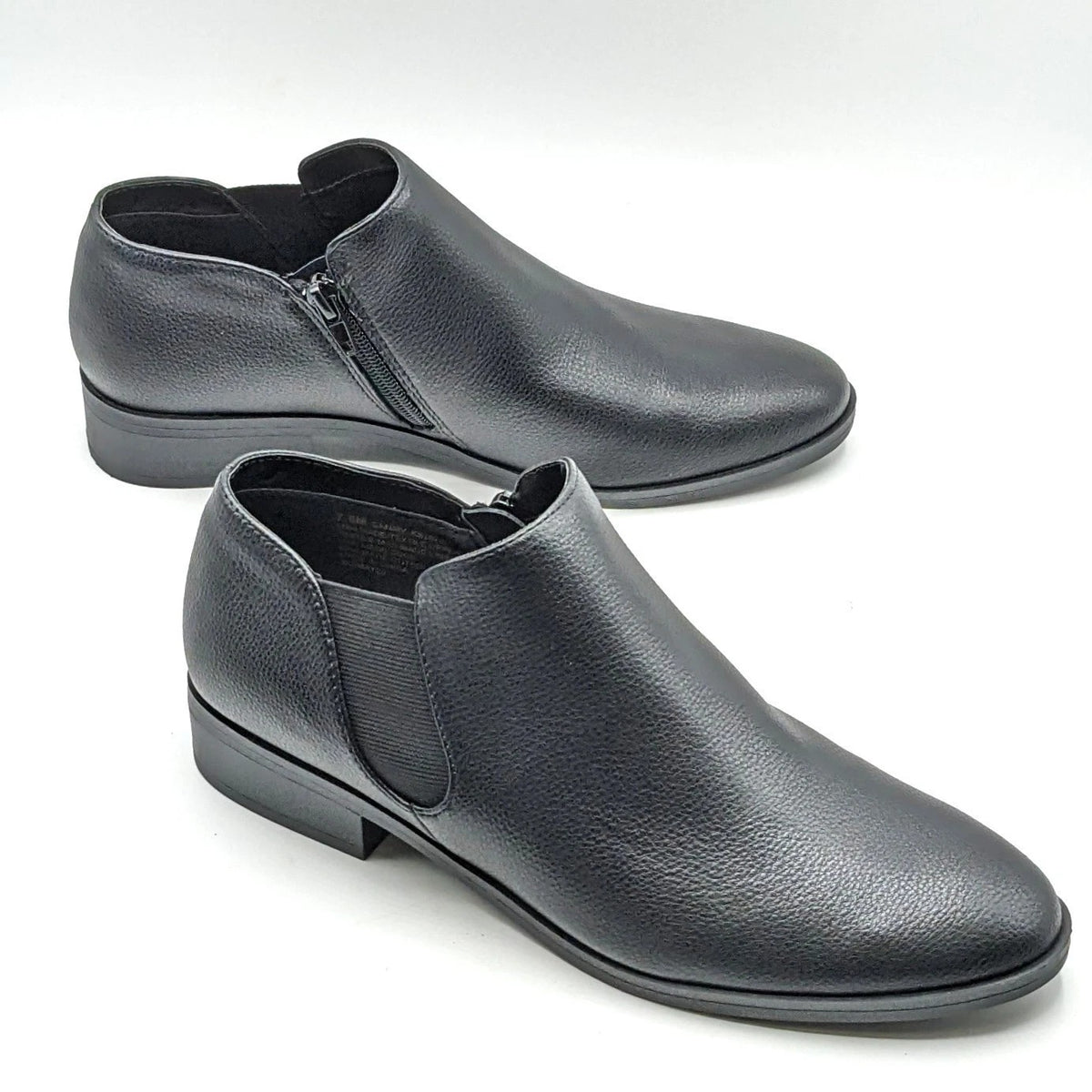 Kensie "Sammy" Faux Pebbled Leather w/ Block Heel & Side Zip Closure (Black) NEW