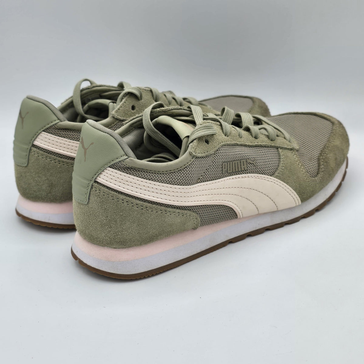 PUMA Women's Jogger Sneakers Green White Retro Casual Walking Shoes 7.5 407212