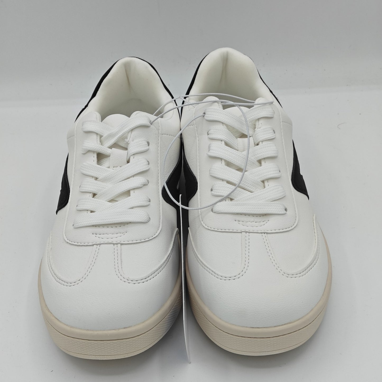 dv by Dolce Vita Women's "Vasser" Retro Fashion Sneaker / Black US Size 6/6.5/10