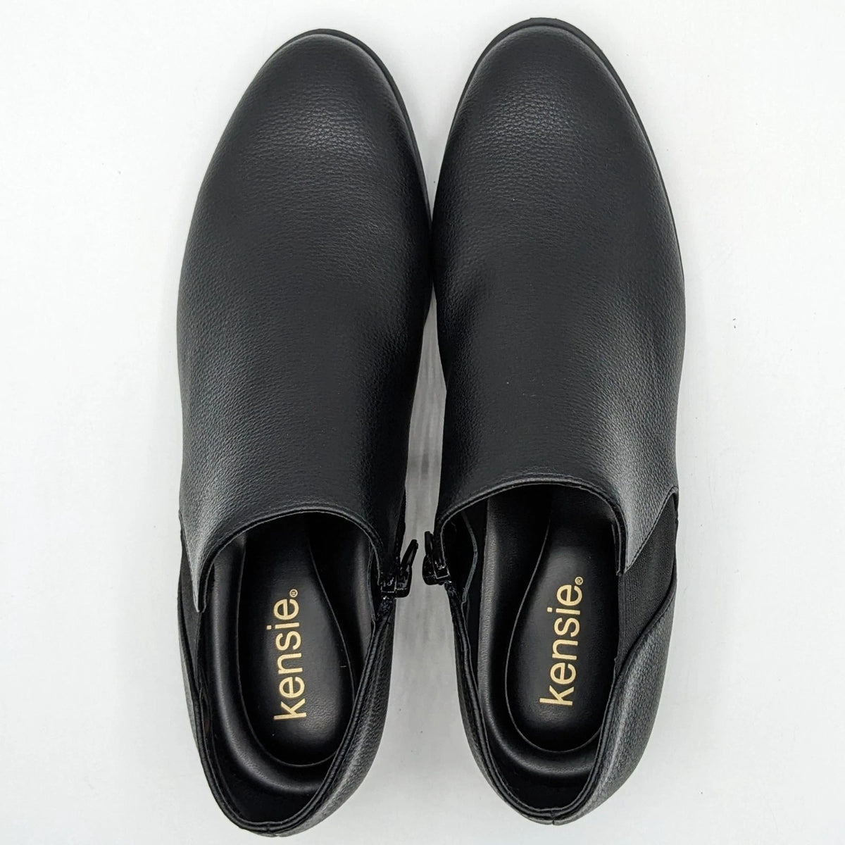 Kensie "Sammy" Faux Pebbled Leather w/ Block Heel & Side Zip Closure (Black) NEW