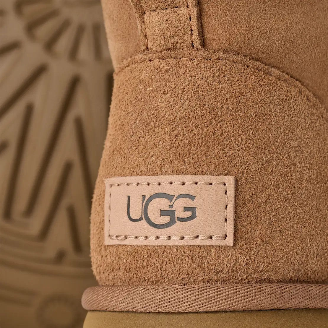 UGG Classic Mini II Chestnut Suede Sheepskin Ankle Boots Women's Size 7 1016222