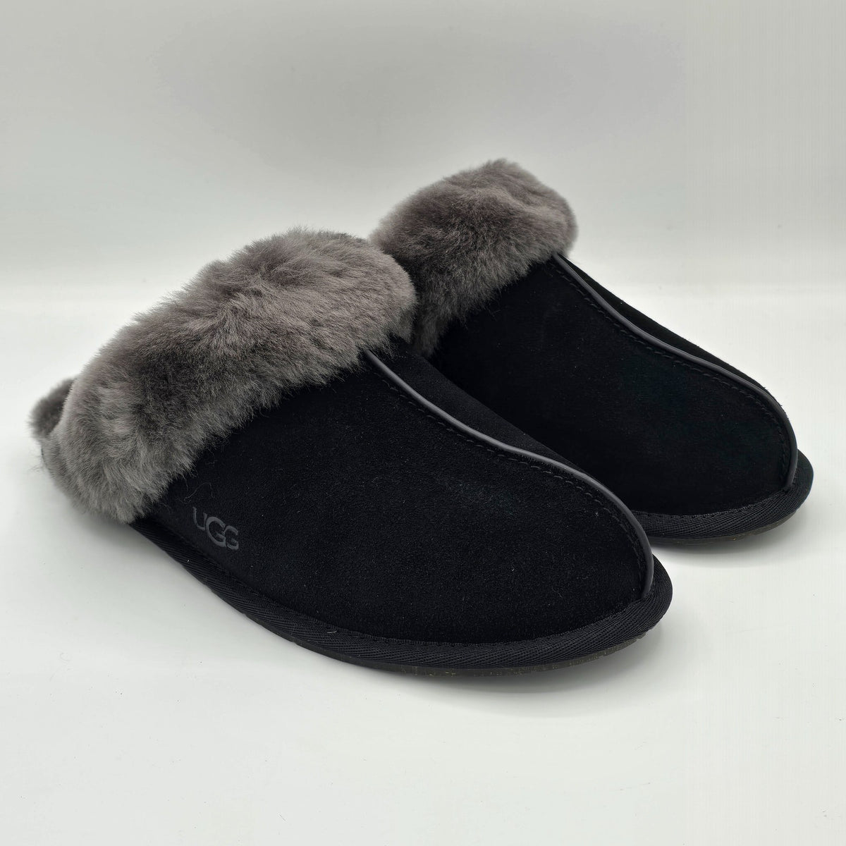 UGG Women's Scuffette II Slippers 1106872 - Pick Size & Color (Che, Black, Sand)
