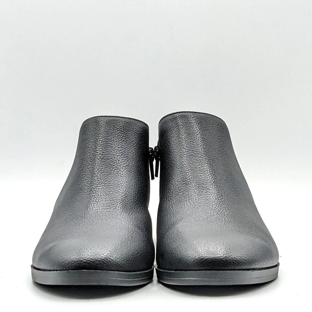 Kensie "Sammy" Faux Pebbled Leather w/ Block Heel & Side Zip Closure (Black) NEW
