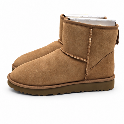 UGG Classic Mini II Womens 9 Chestnut Soft Sheepskin Lined Ankle Boots 1016222