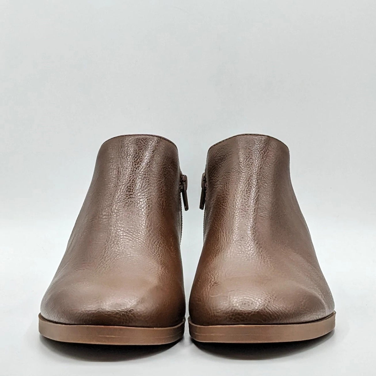 Kensie "Sammy" Faux Pebbled Leather w/ Block Heel & Side Zip Closure (Brown) NEW