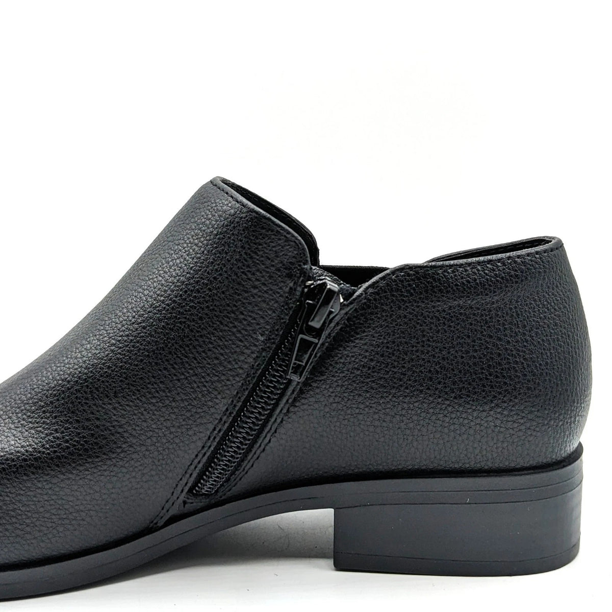 Kensie "Sammy" Faux Pebbled Leather w/ Block Heel & Side Zip Closure (Black) NEW
